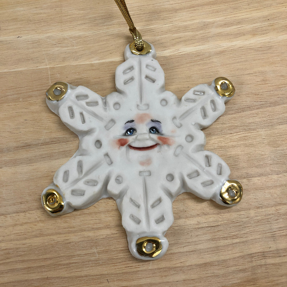 Little Porcelain Snowflake Gift Ornament - Picture 1 of 3